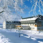 Hotel Panorama Wettiner Hoehe 4*
