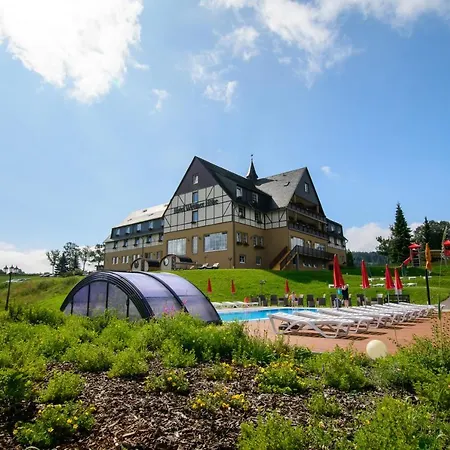 Panorama Wettiner Hoehe 4* سيفن