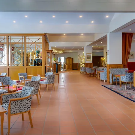 Panorama Wettiner Hoehe Отель 4*