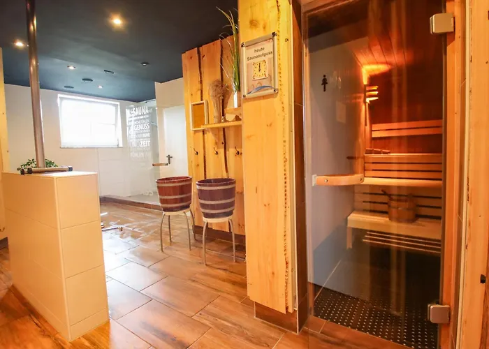 فندق Panorama Wettiner Hoehe سيفن